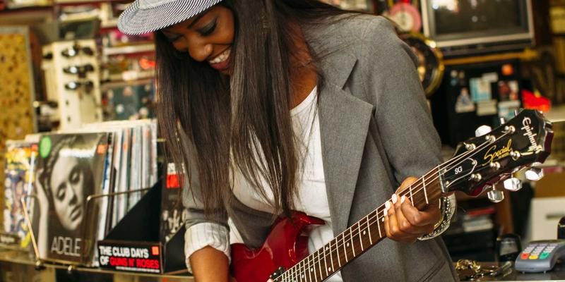 穿越周期：解码金茂集团财务韧性、物业创新与艺术社区的资本叙事